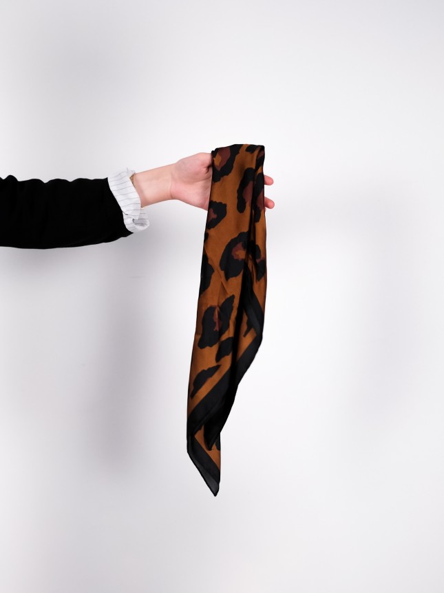 Kahverengi Leopar Saten Fular