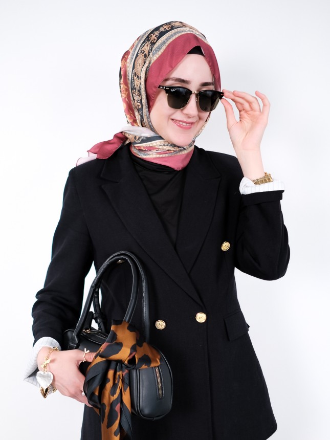 Gold Düğmeli Siyah Blazer Ceket