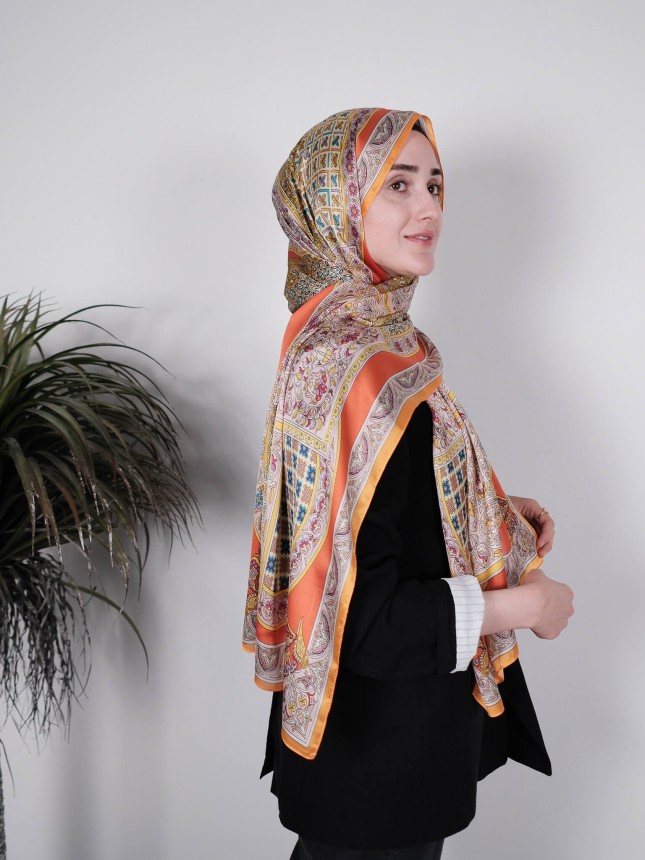 Saray Motifli Turuncu Saten Şal