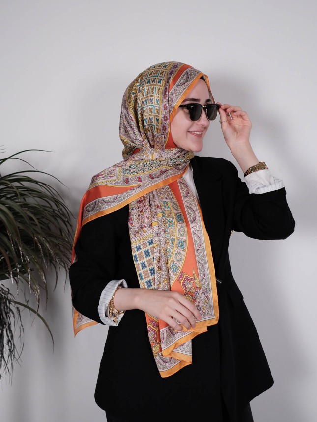 Saray Motifli Turuncu Saten Şal